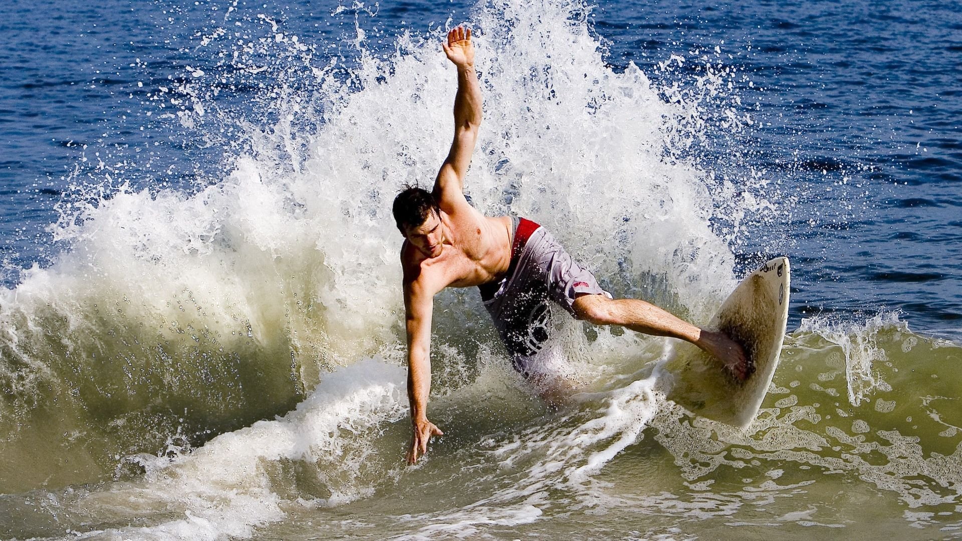 中国篮球文化展推广经典赛事丰富城市文化积淀，篮球文化产业